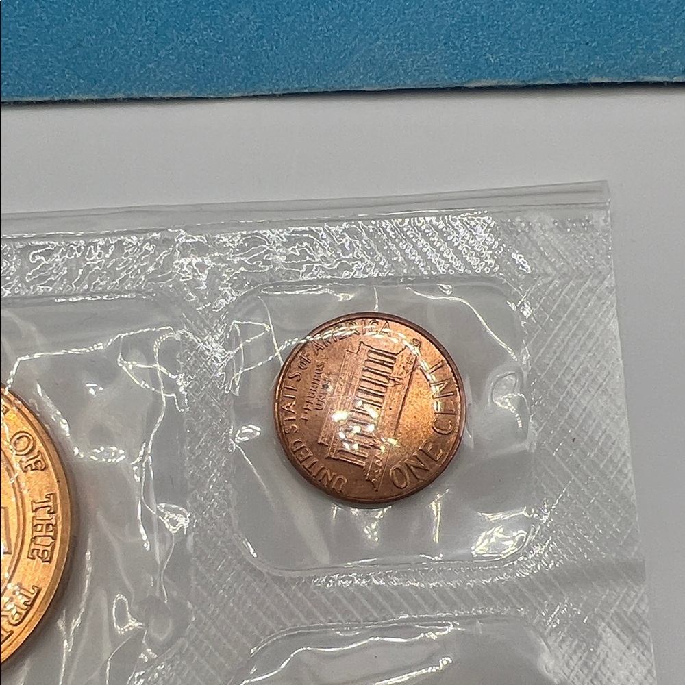 1974-1975 Denver Mint Souvenir Coin Set - Picture 10 of 14